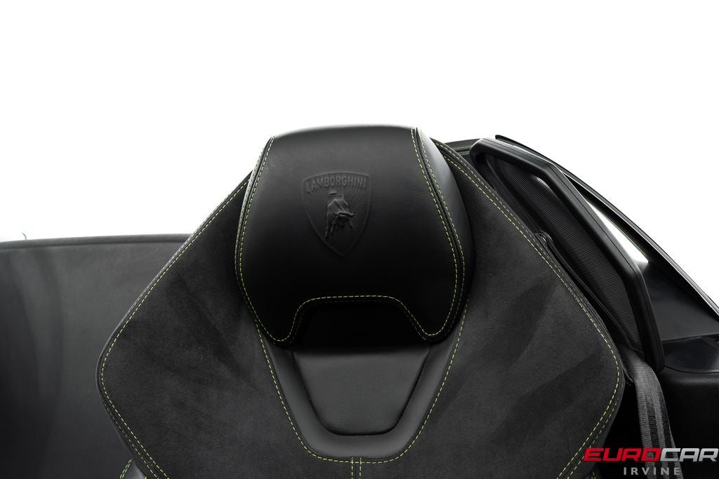 2017 Lamborghini Huracan LP610-4 Spyder *FULL ELECTRIC SEATS * FRONT LIFT*