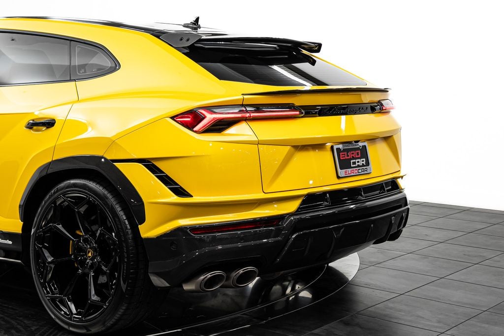 2023 Lamborghini Urus Performante