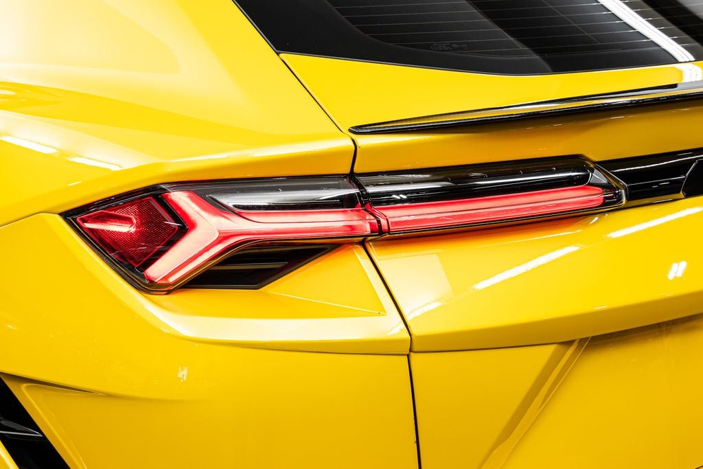 2023 Lamborghini Urus Performante