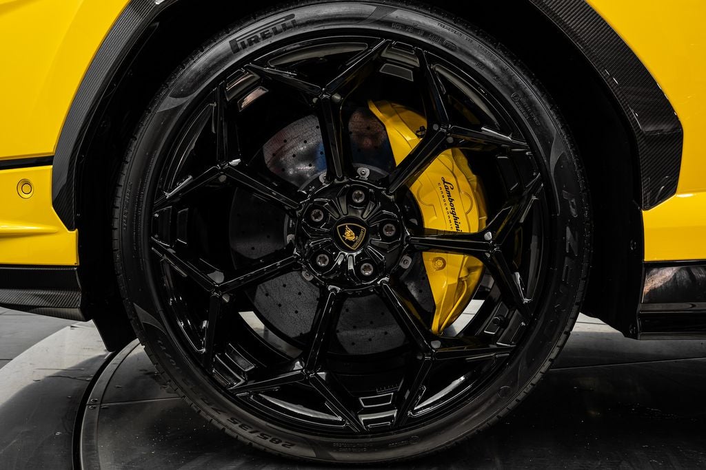 2023 Lamborghini Urus Performante