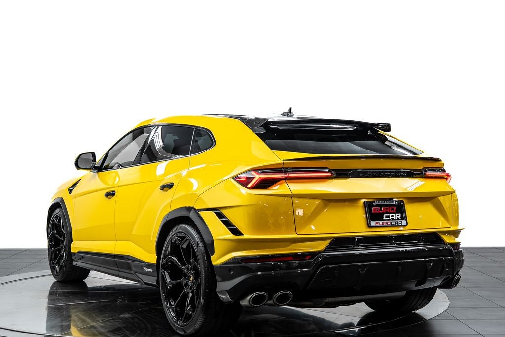 2023 Lamborghini Urus Performante