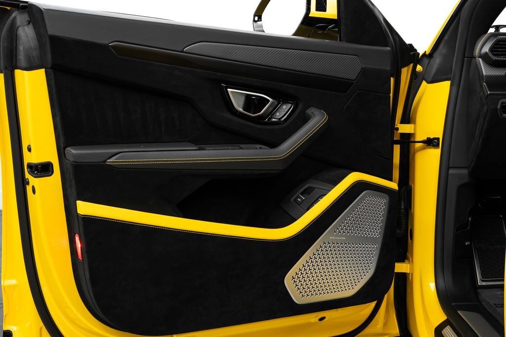 2023 Lamborghini Urus Performante