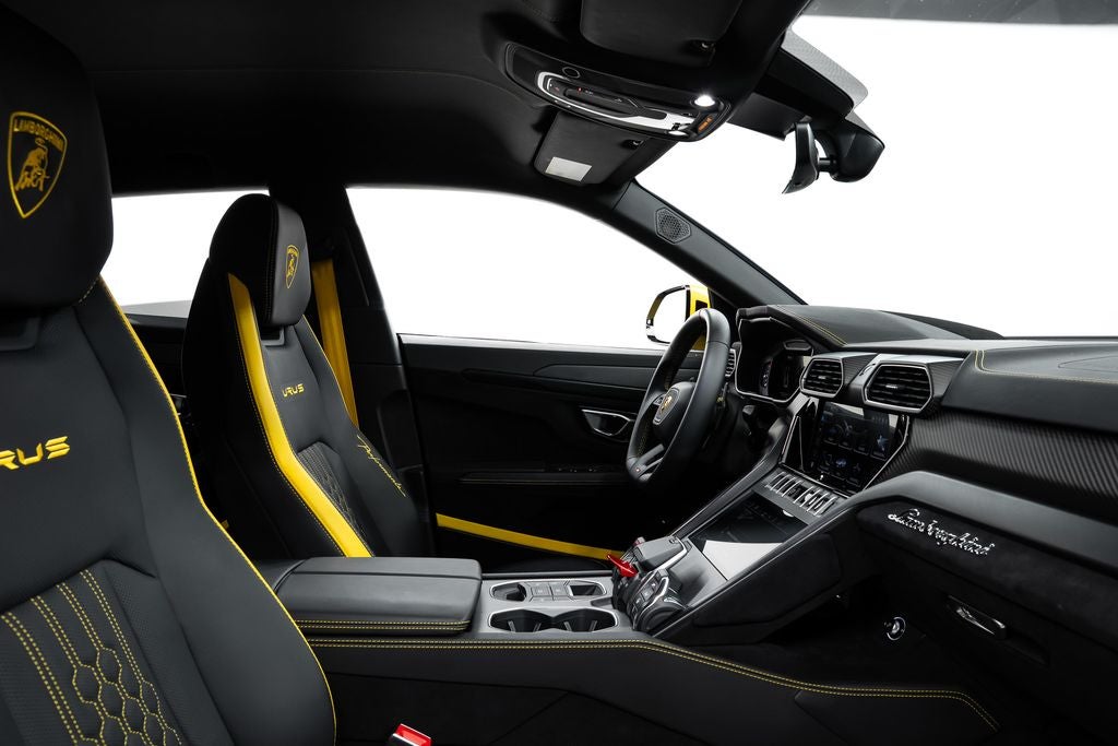 2023 Lamborghini Urus Performante