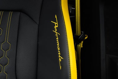 2023 Lamborghini Urus Performante